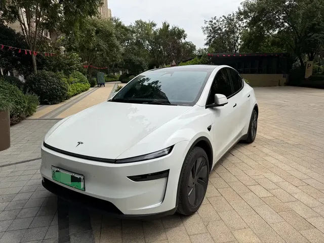 Tesla Model Y 2026 Long Range Rear-Wheel Drive