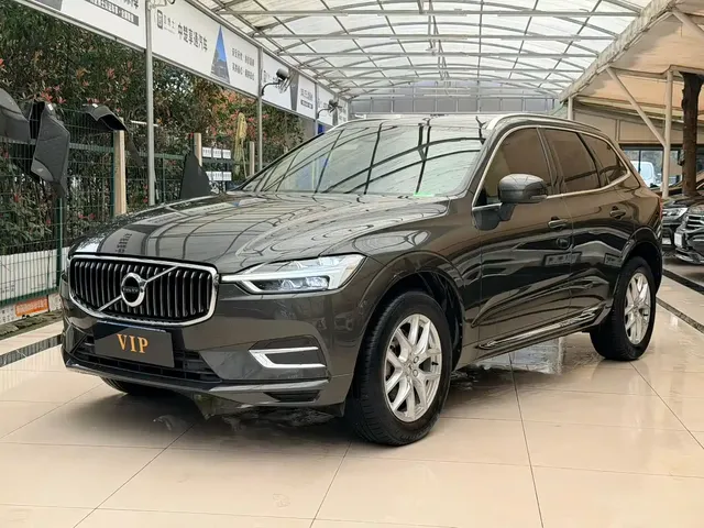 Volvo XC60 2021 T5 AWD Momentum