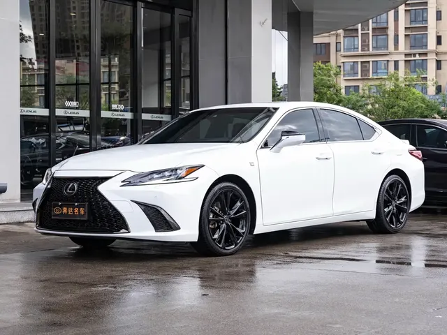 Lexus ES 2022 300h F SPORT