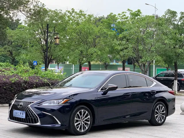 Lexus ES 2024 200 Premium Edition