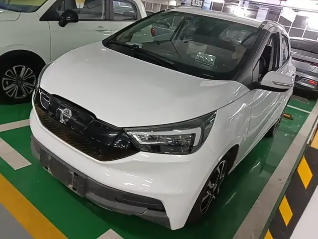 JMCG New Energy Yizhi EV3 2021 Mini Radar Cool Run Model