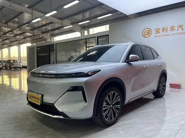 Geely Galaxy Starship 7 EM-i 2025 120km Navigation Edition