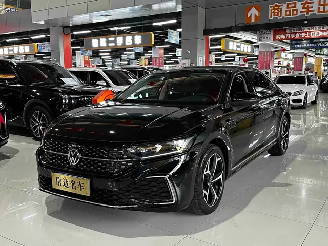 Volkswagen Passat 2026 Outstanding Edition 380TSI Starlight Dragon Glory Version