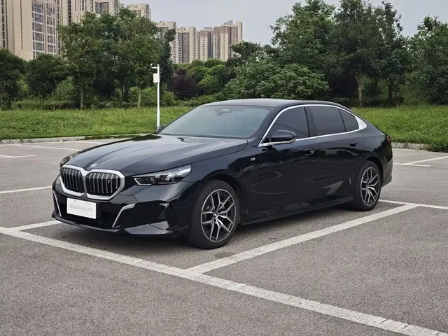 BMW i5 2024 eDrive 35L Premium Model M Sport Package