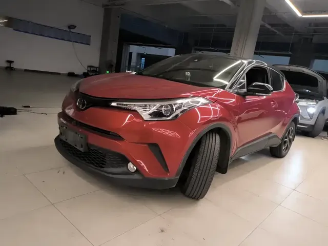 Toyota C-HR 2020 Model 2.0L Leading