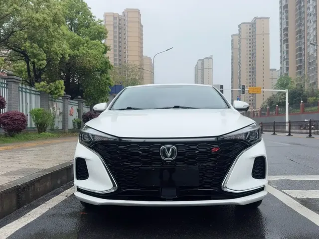 Changan Eado 2022 PLUS Blue Whale NE 1.4T GDI DCT Premium Edition