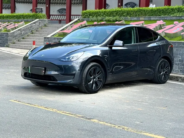 Tesla Model Y 2024 Rear-Wheel Drive Version