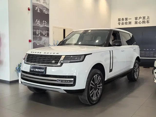 Land Rover Range Rover 2024 3.0 L6 400PS Golden Age Extended
