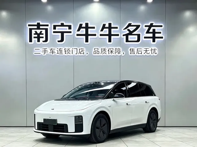 Li Auto Li i8 2025 Standard Edition
