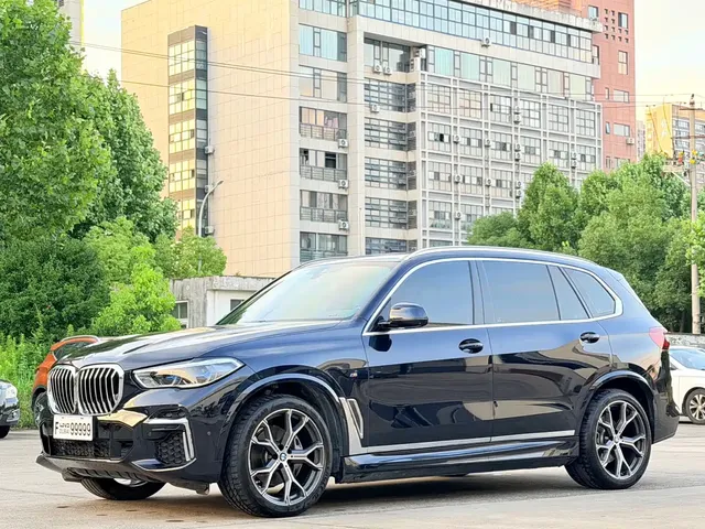 BMW X5 2022 Model xDrive 40Li M Sport Package