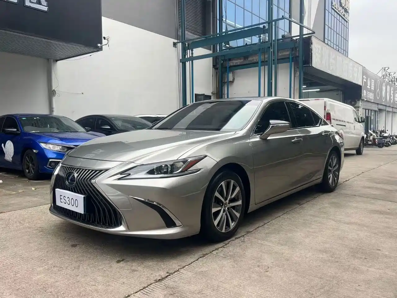 Lexus ES 2020 Model 300h Excellence Edition