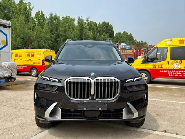 BMW X7 2024 xDrive40i Leading Luxury Package