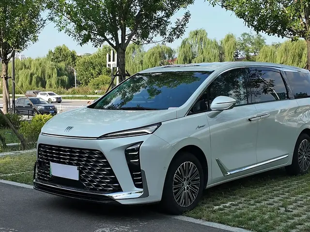 Buick GL8 New Energy 2024 Land Honor Luxury Edition 6-Seater