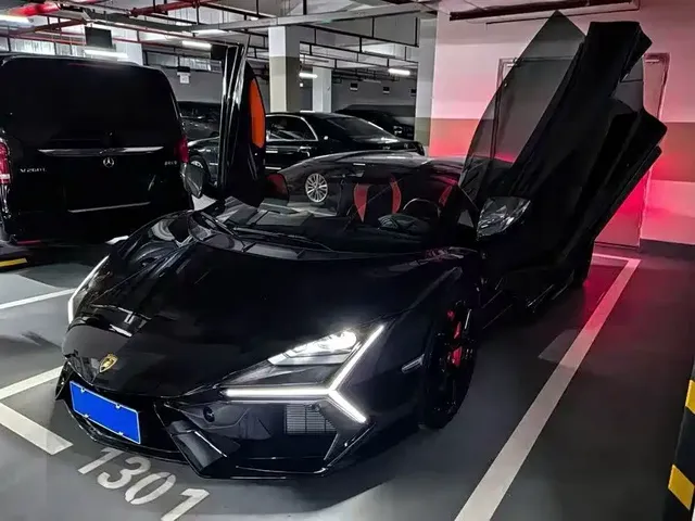 Lamborghini Revuelto 2023 6.5L PHEV Standard