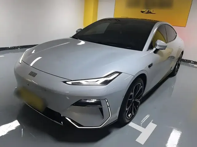 Geely Galaxy E8 2025 700km Long Voyage Smart Drive Edition