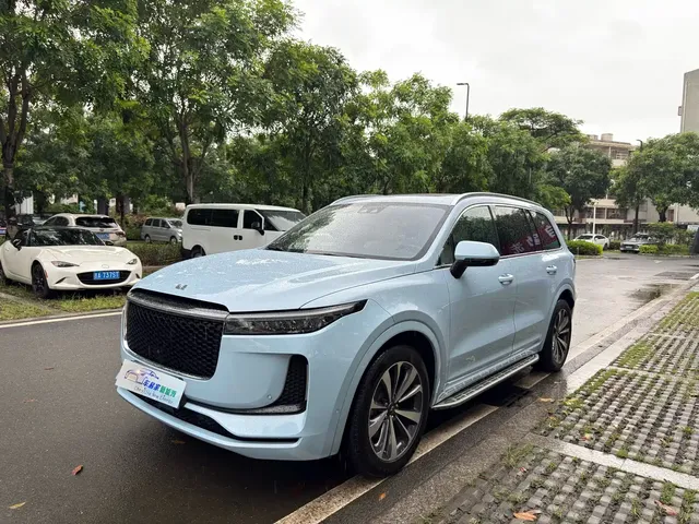 Li Auto Li ONE 2020 Extended Range 6-seater