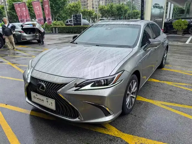 Lexus ES 2020 Model 260 Excellence Edition