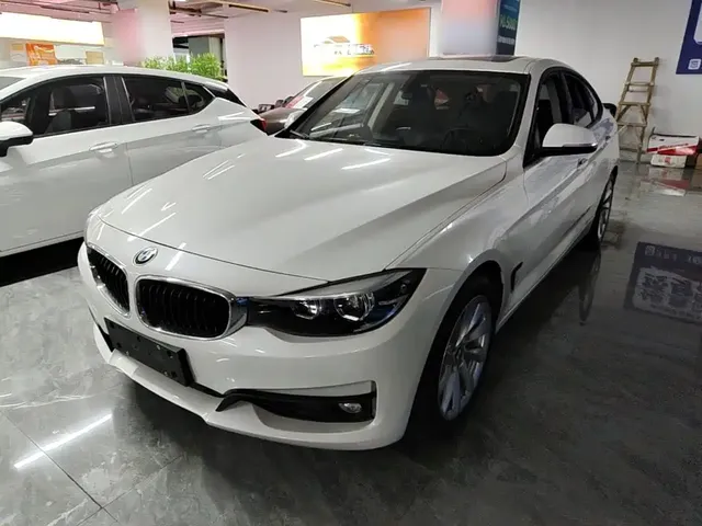 BMW 3 Series GT 2019 320i Fashion Model