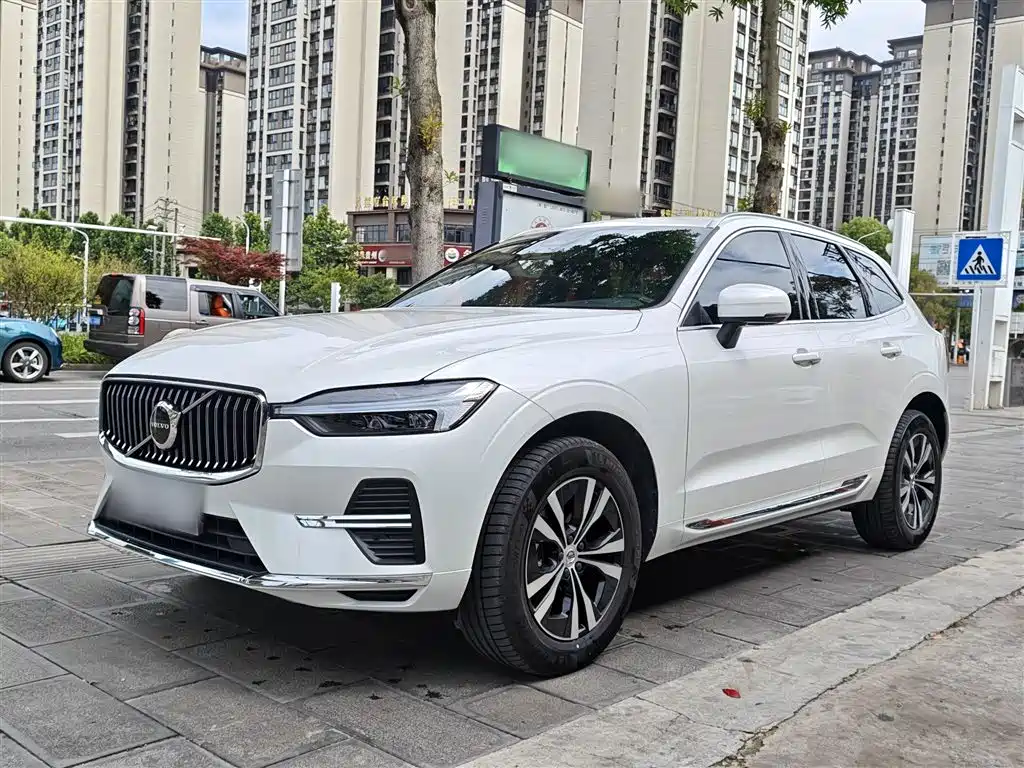 Volvo XC60 2024 B5 AWD Zhiyi Luxury Edition