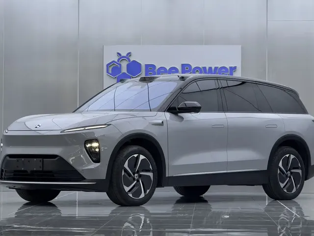 NIO ES8 2023 75kWh Executive Edition