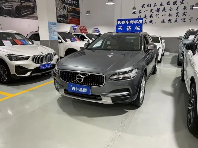 Volvo V90 2017 Cross Country T5 AWD Smart Edition