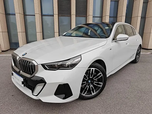 BMW 5 Series 2024 530Li Leading M Sport Package