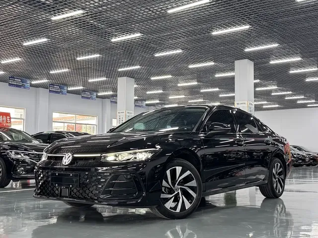 Volkswagen Passat 2025 Model Pro 380TSI Starlight Dragon Edition