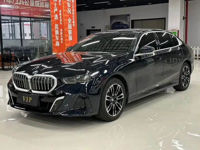 BMW 5 Series 2025 530Li Leading M Sport Package