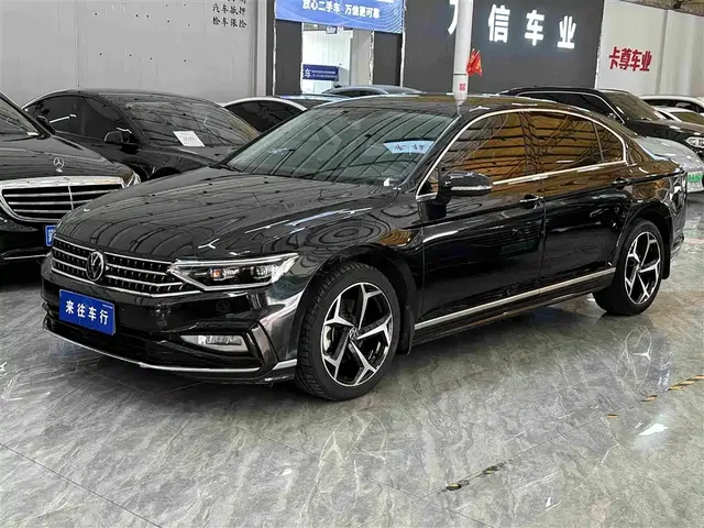 Volkswagen Magotan 2023 2 Million Units Anniversary Edition 330TSI DSG Leading Type