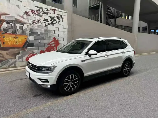 Volkswagen Tiguan L 2018 330TSI Automatic 2WD Luxury Edition