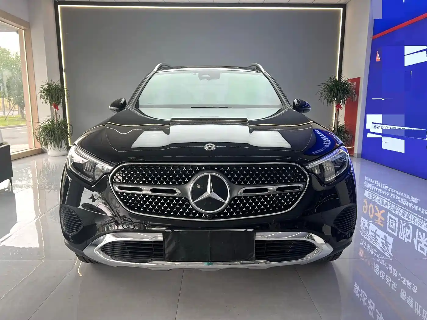 Mercedes-Benz GLC 2023 GLC 260 L 4MATIC Sport 5-seater