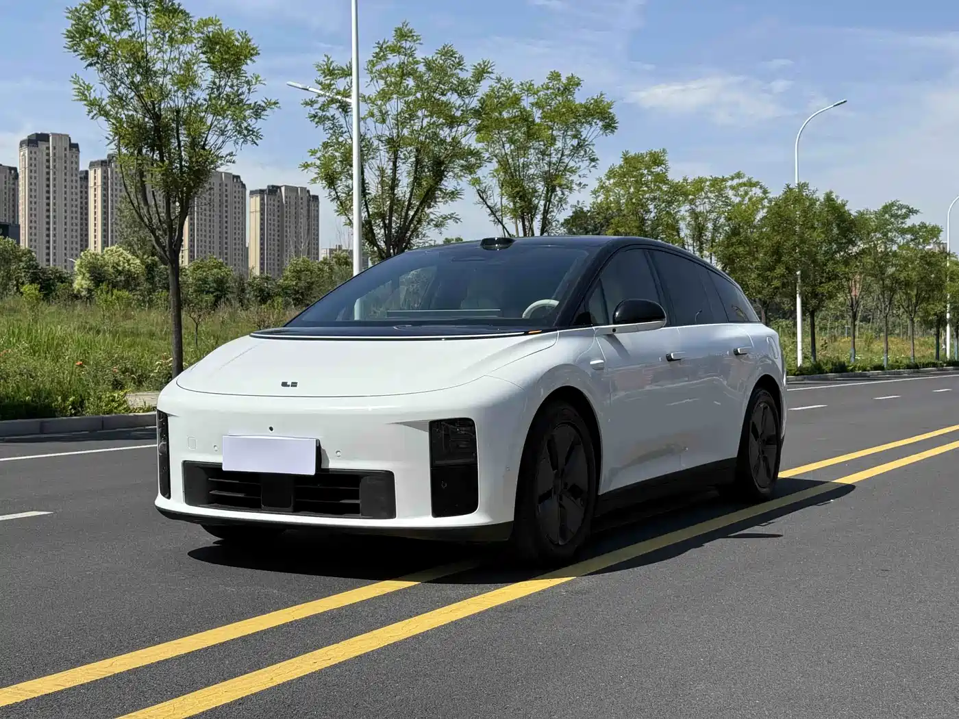 Li Auto i6 2025 2WD Base Model