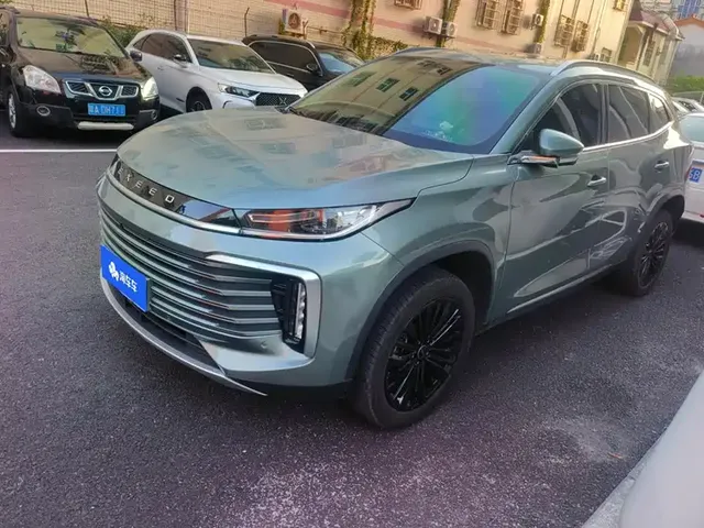 Exeed Lingyun 2024 300T 2WD Starlight Edition