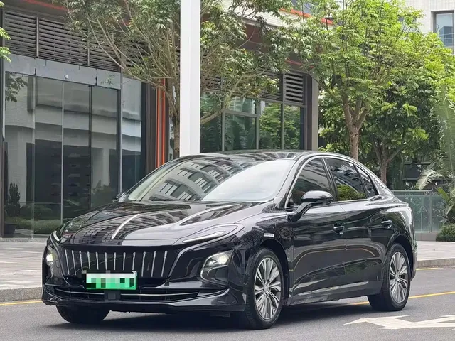 Hongqi E-QM5 2024 500km Travel Edition
