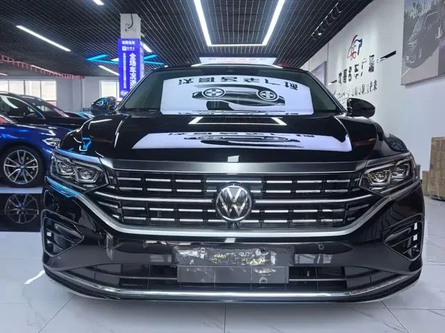 Volkswagen Passat 2022 330TSI Luxury Edition