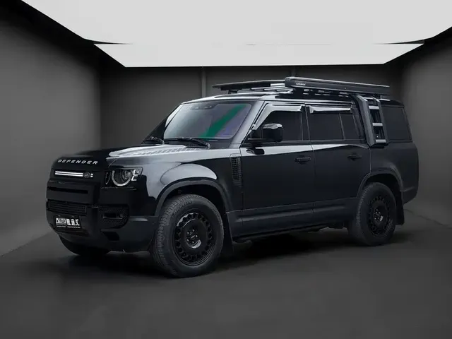 Land Rover Defender 2023 Model Year 130 3.0T P400 HSE