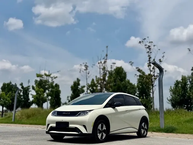 BYD Dolphin 2023 420km Fashion Edition
