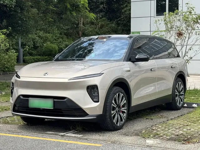 NIO ES8 2024 75kWh
