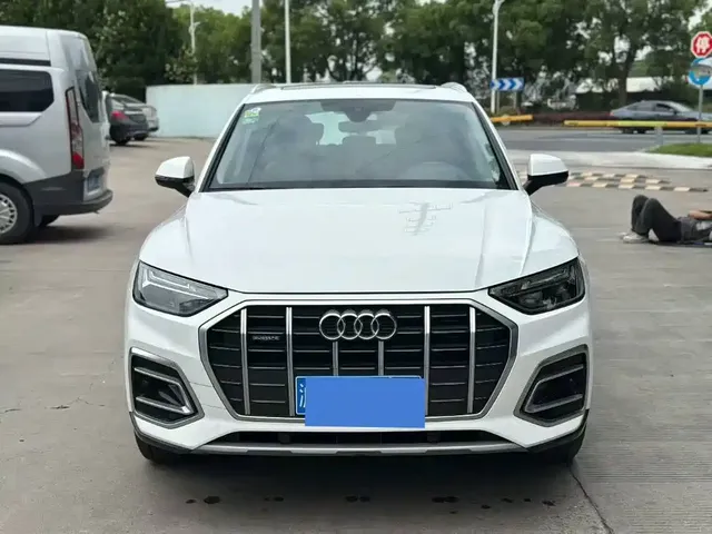 Audi Q5L 2022 40T Luxury Dynamic