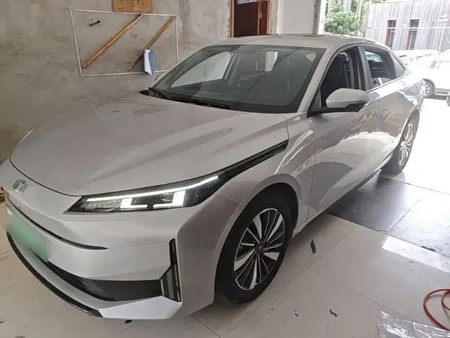 Changan Qiyuan A05 2024 Deluxe Edition 70 Surpass