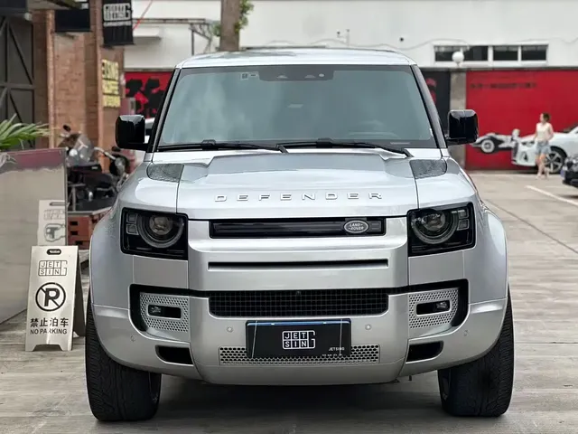 Land Rover Defender 2022 Model 90 3.0T P400 Dark Special Edition
