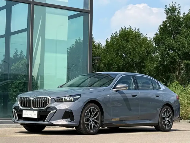BMW i5 2024 eDrive 35L Premium Model M Sport Package