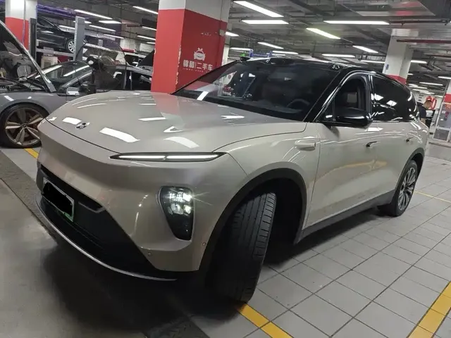 NIO ES8 2023 75kWh Executive Edition