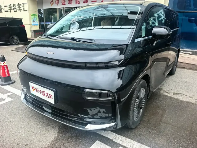 Geely Galaxy Yizhen L380 2024 100kWh 6-Seater 2WD Air