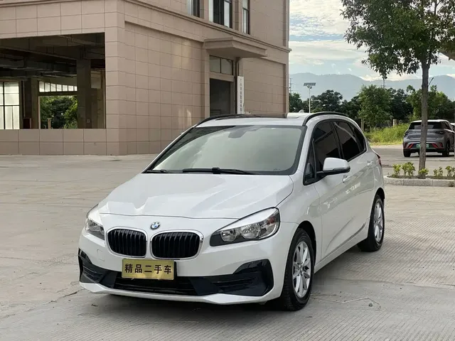 BMW 2 Series Touring 2018 218i Sport Line