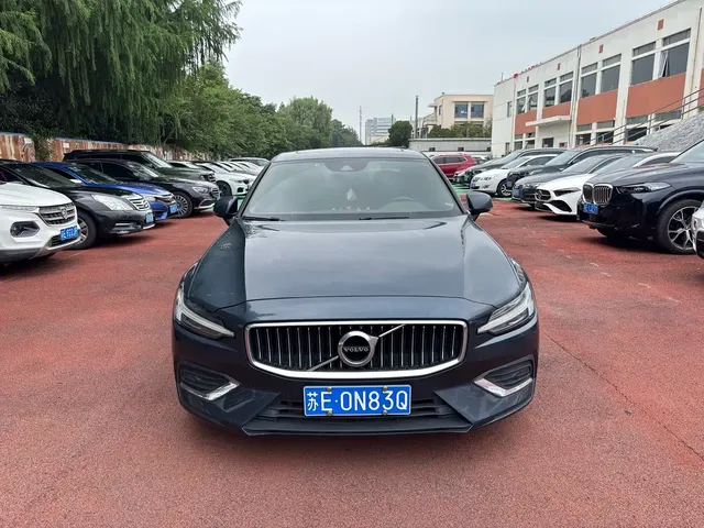 Volvo S60 2022 B4 Smart Comfort Luxury Edition