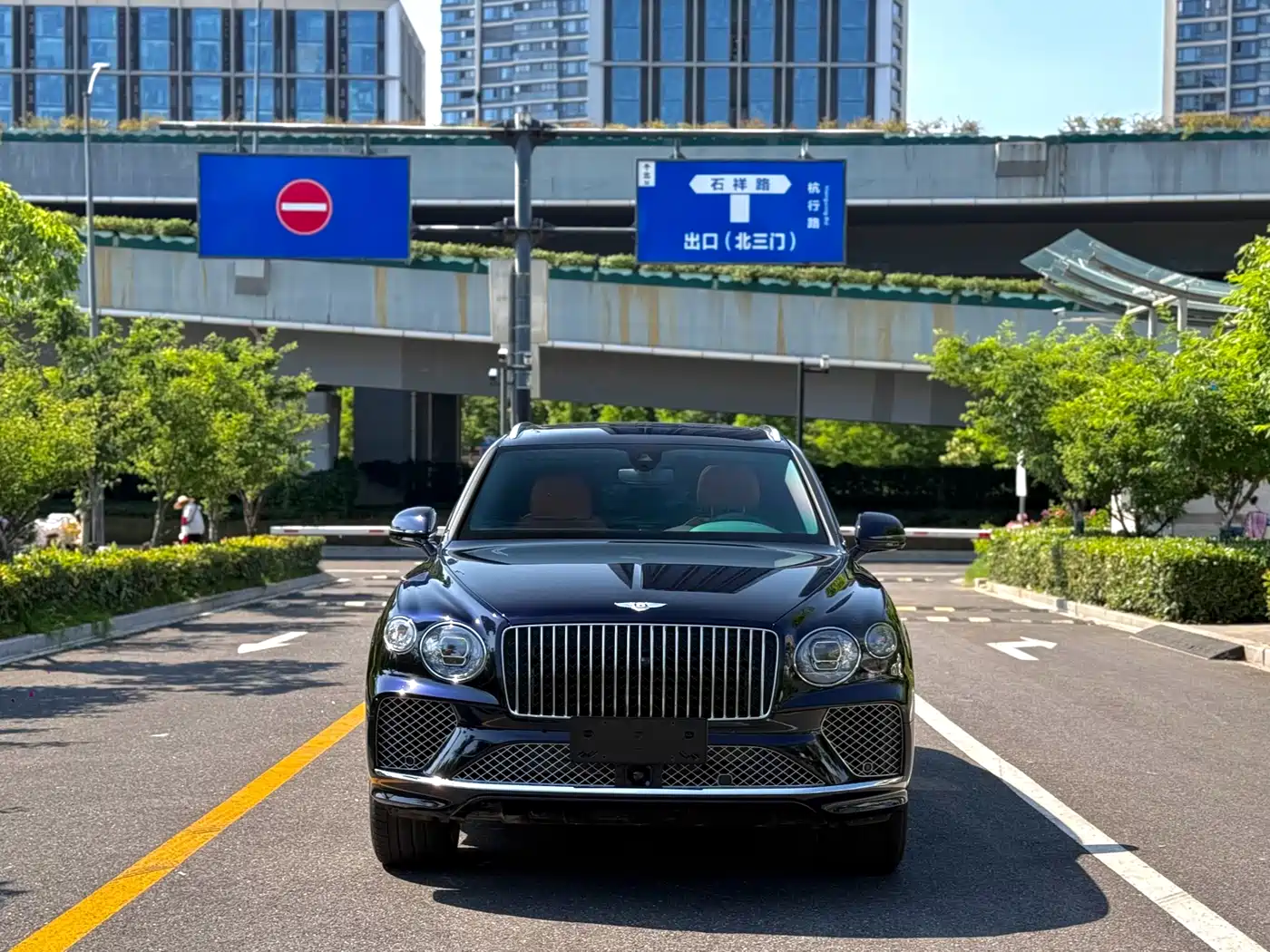 Bentley Bentayga 2024 4.0T V8 Long Wheelbase Yadu Edition