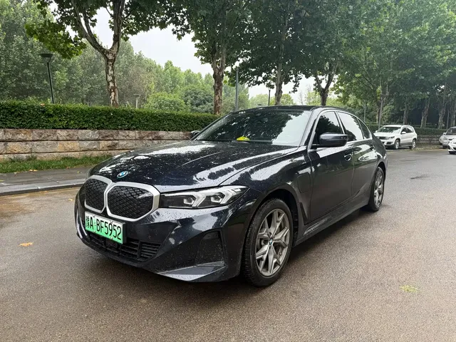 BMW i3 2025 eDrive 35 L