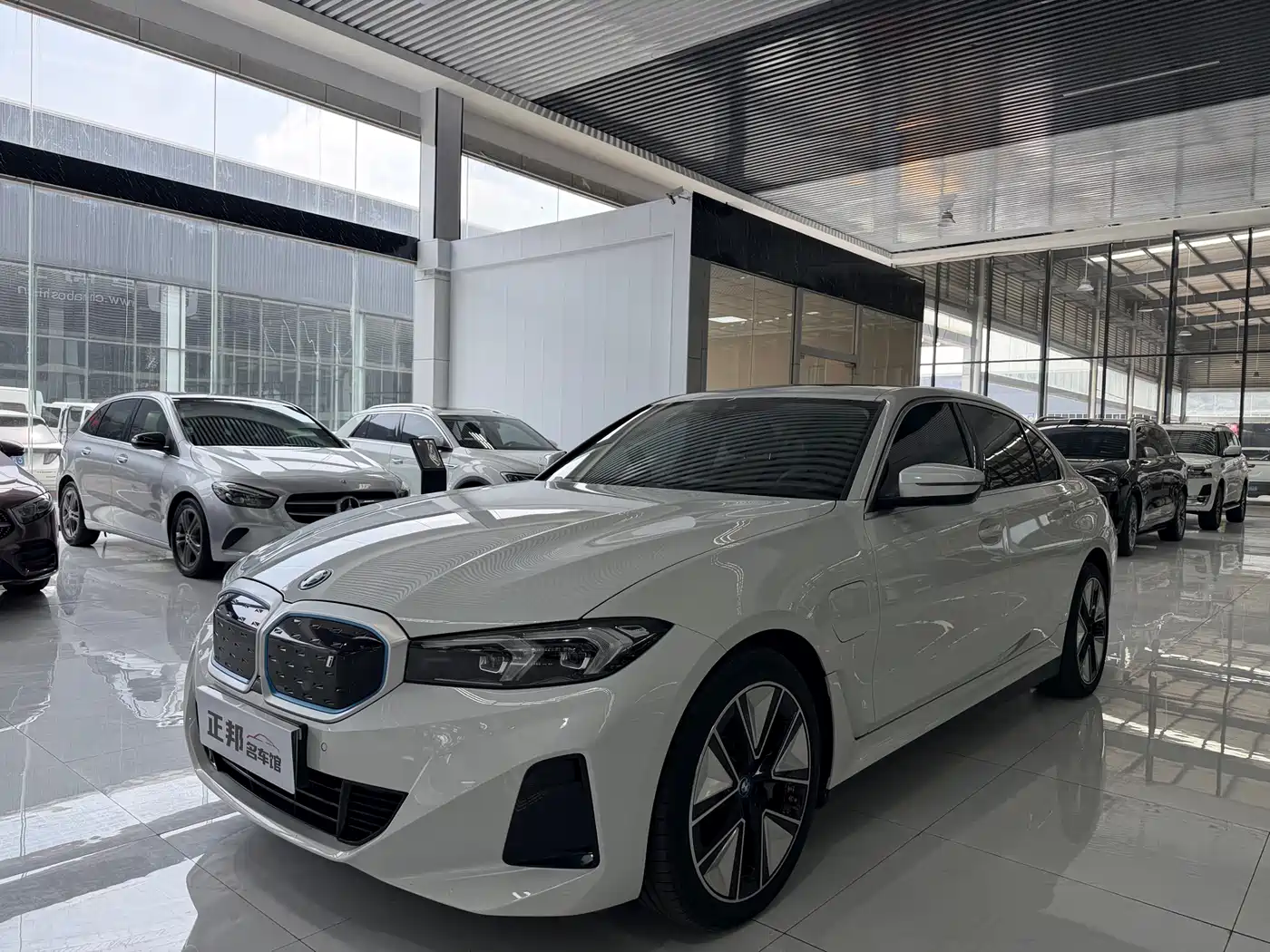 BMW i3 2022 eDrive 35 L