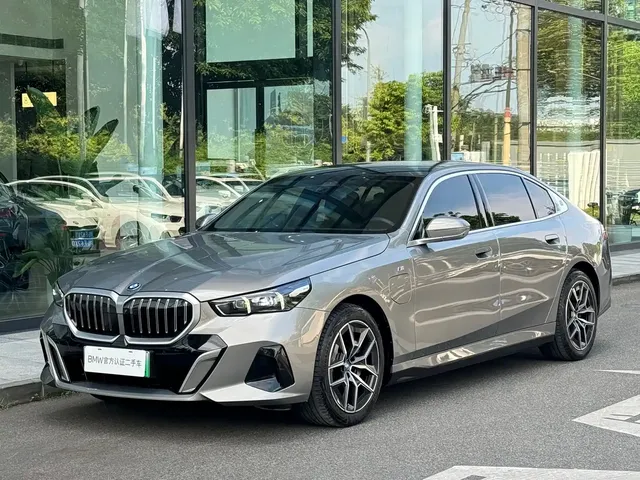 BMW i5 2024 eDrive 35L Premium Model M Sport Package